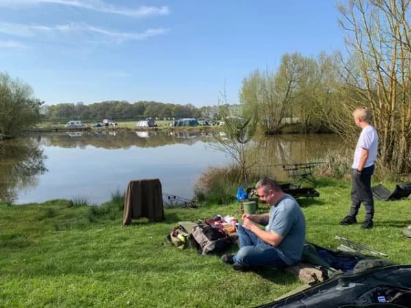 Blacklands Farm Caravan and Camping photo 3